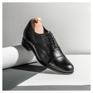 Zvyšující William Black 🖤. Za nás klasika, která by neměla chybět žádnému muži v botníku. #dophamsky #zvysujiciboty...